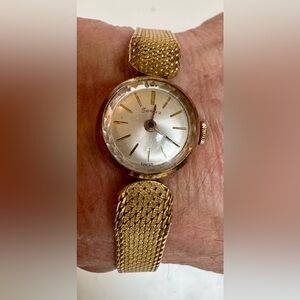 SANDOZ Swiss VINTAGE Ladies 14k gold plated petite face mesh band watch RUNS! ⏱️